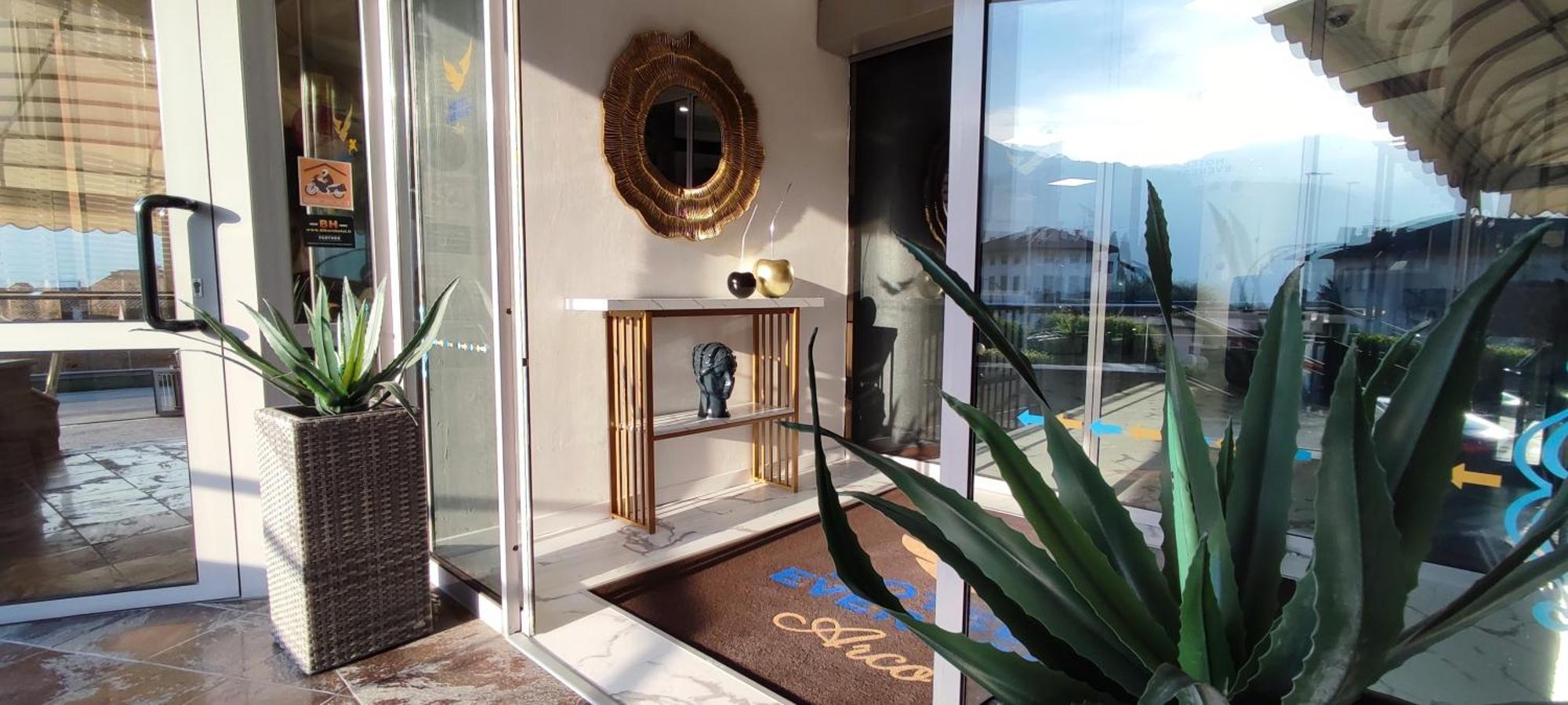 Hotel Everest Arco Esterno foto
